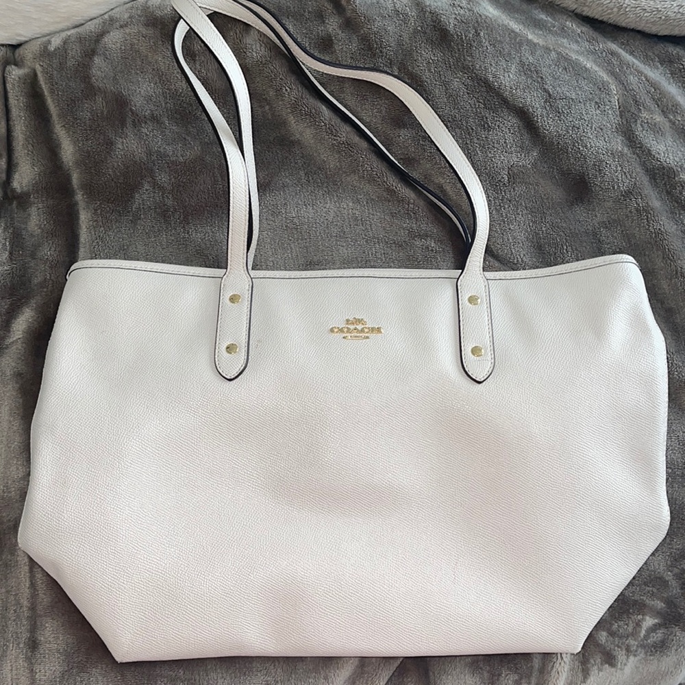 Used Coach leather tote / shoulder bag